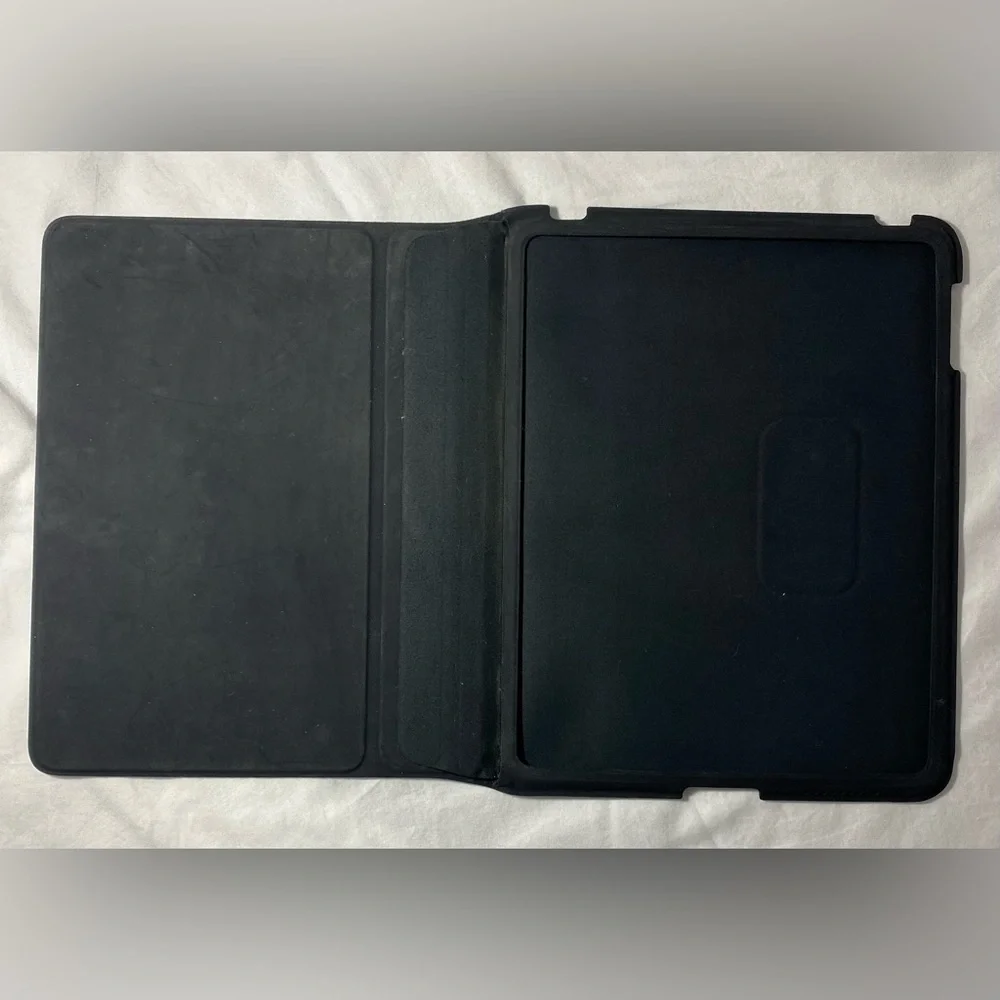 APPLE • Authentic • iPad Cover • Black • Used condition